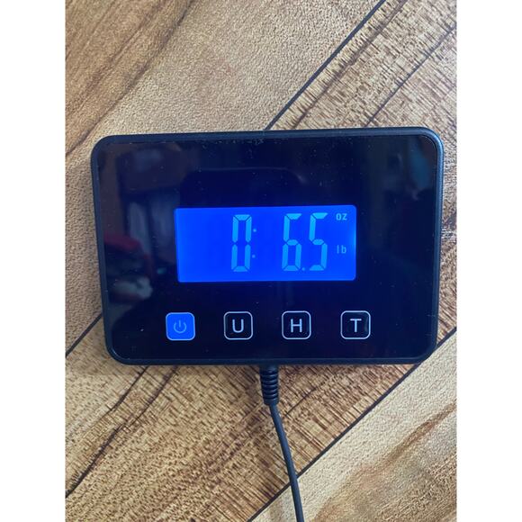 Time & Tru Women's Hat with Pompom OS Beige Tan Cable Knit Faux Fur Lining - Picture 6 of 6